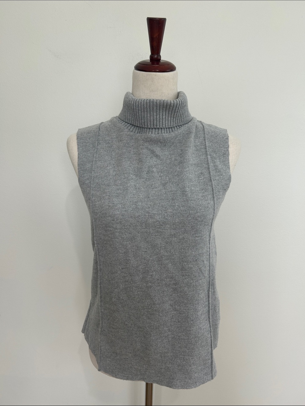 Zara Gray Sleeveless Turtleneck Knit Top Size Medium